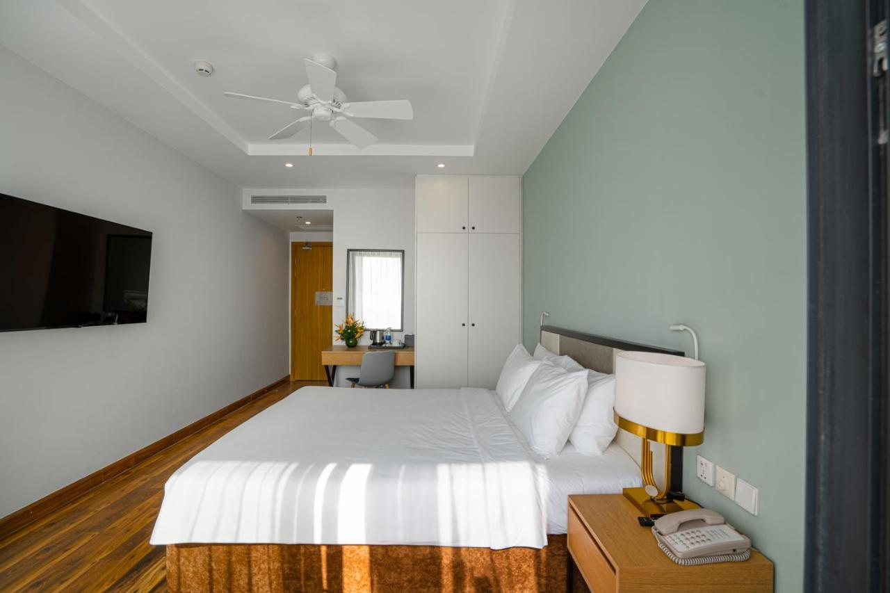 Отель Wyndham Garden Grandworld Дуонг-Донг Экстерьер фото