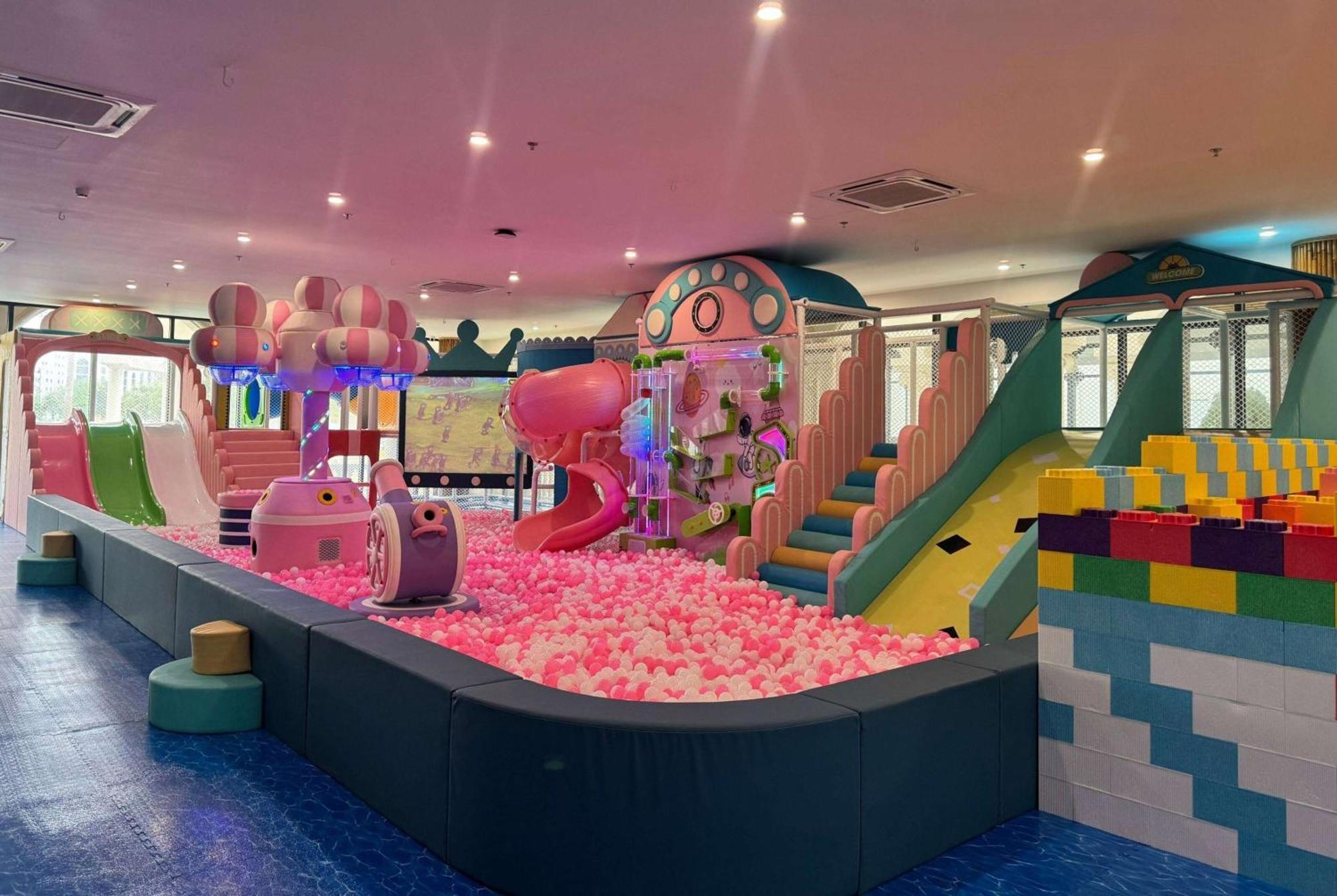 Отель Wyndham Garden Grandworld Дуонг-Донг Экстерьер фото