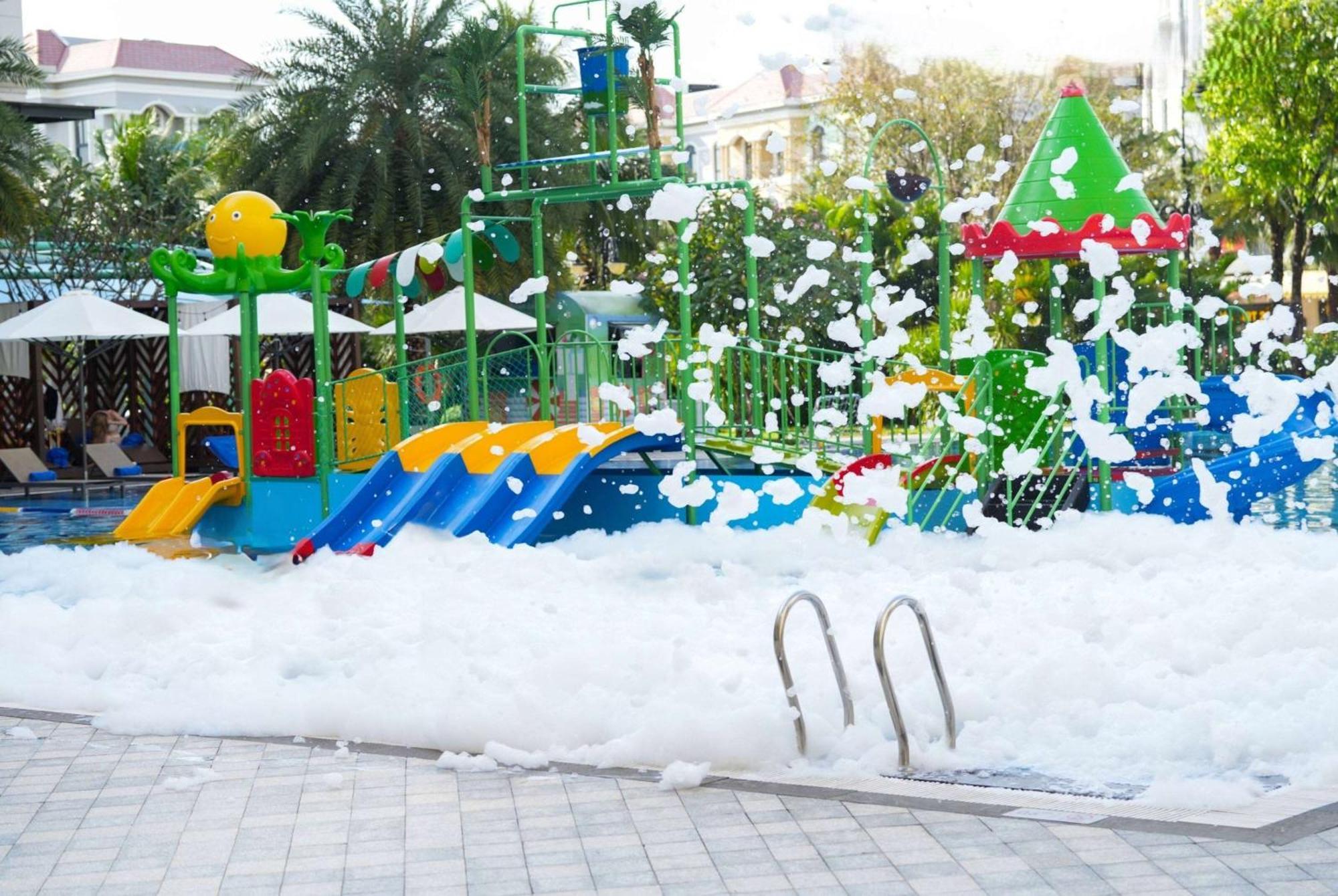 Отель Wyndham Garden Grandworld Дуонг-Донг Экстерьер фото